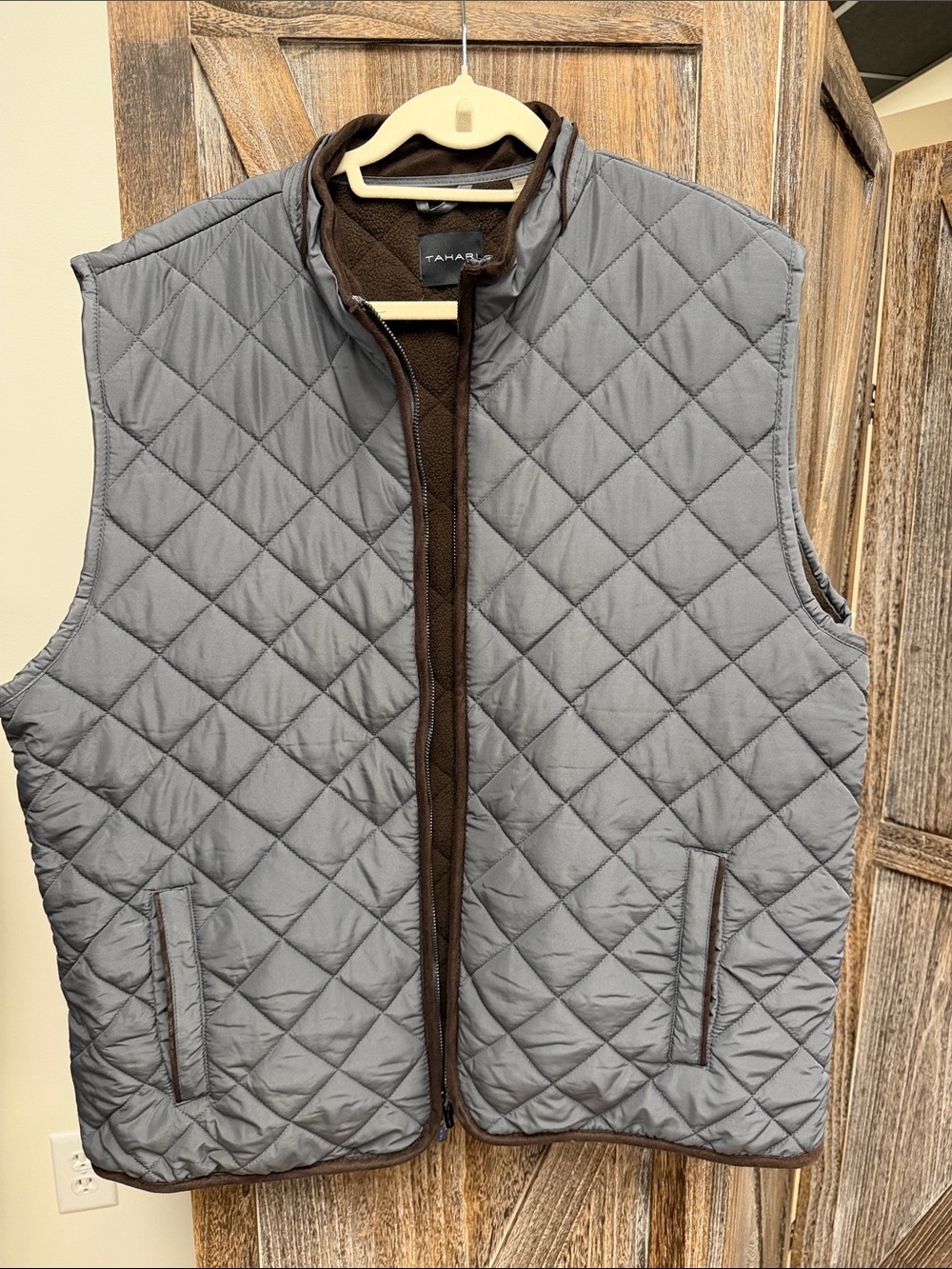 Tahari Quilted Gray Men's Vest with Brown Trim
